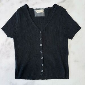 Altar'd State Women's Ribbed Button-down Short Sleeve VNeck Top Black Size S